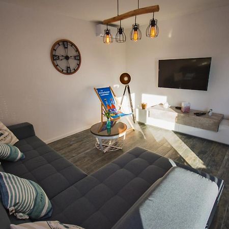 Deluxe 2 Bedroom Apartment With Sea View Baška Voda Exterior foto