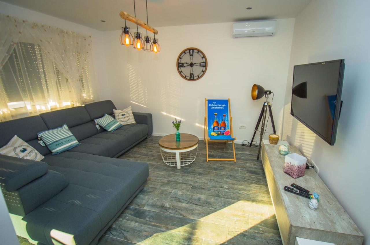 Deluxe 2 Bedroom Apartment With Sea View Baška Voda Exterior foto